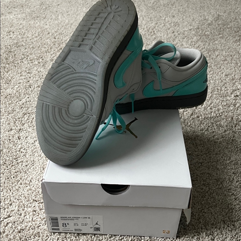Jordan Women's Shoes in Gray and Teal - Picture 7 of 8